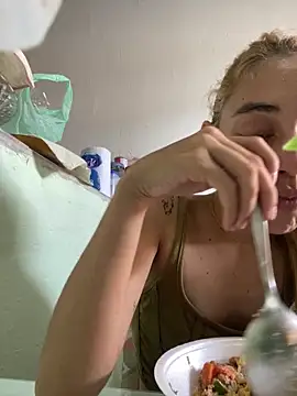 Snapshot of loirinhaaa chatting on 03-03-26, 05:19 loirinhaaa online show from 03-03-26, 05:19