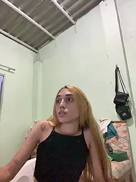 Snapshot of loirinhaaa chatting on 03-06-26, 09:11 loirinhaaa online show from 03-06-26, 09:11