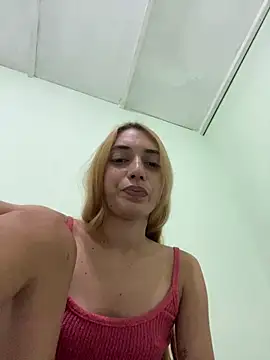 Snapshot of loirinhaaa chatting on 03-16-26, 10:47 loirinhaaa online show from 03-16-26, 10:47