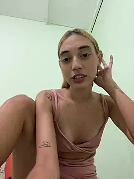 Snapshot of loirinhaaa chatting on 03-24-26, 09:31 loirinhaaa online show from 03-24-26, 09:31