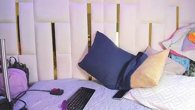 mia vy online show from 03-26-26, 03:01