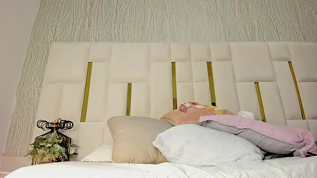 mia vy online show from 05-14-26, 03:02
