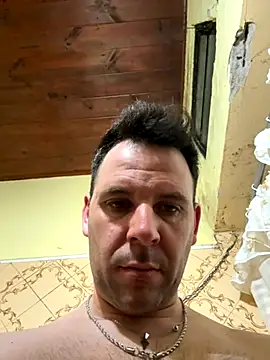 Snapshot of Ezeveron chatting on 10-09-25, 05:05 Ezeveron online show from 10-09-25, 05:05