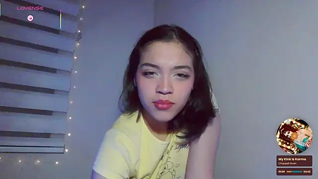 Snapshot of _curiouskitten_ chatting on 11-29-25, 04:15 curiouskitten online show from 11-29-25, 04:15