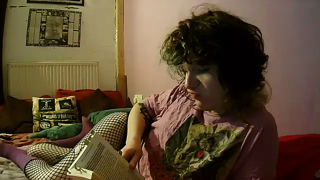 Snapshot of Nydia_Levine chatting on 10-08-25, 01:09 Nydia Levine online show from 10-08-25, 01:09