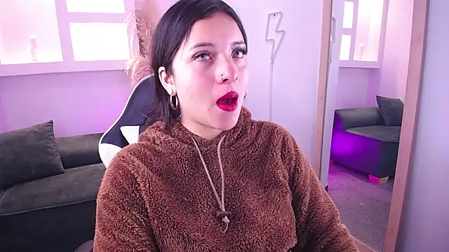 Snapshot of Scarlett_as chatting on 10-16-25, 01:45 Scarlett as online show from 10-16-25, 01:45