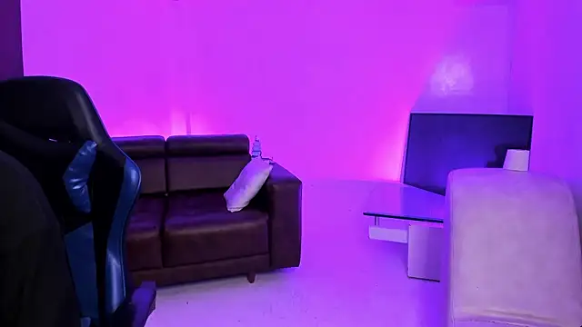 Hot Threesomee online show from 10-04-25, 01:20