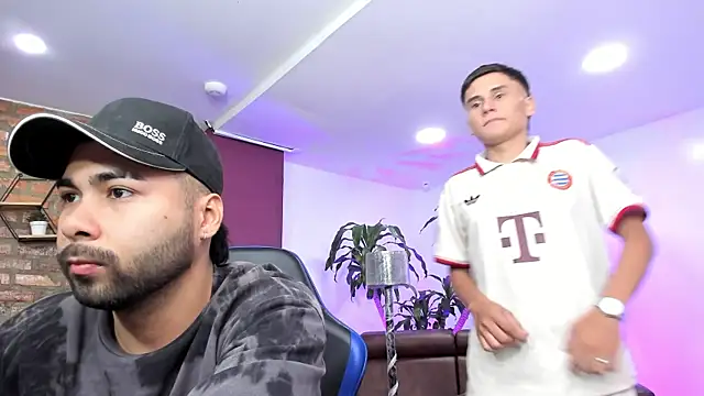 Hot Threesomee online show from 10-09-25, 01:31