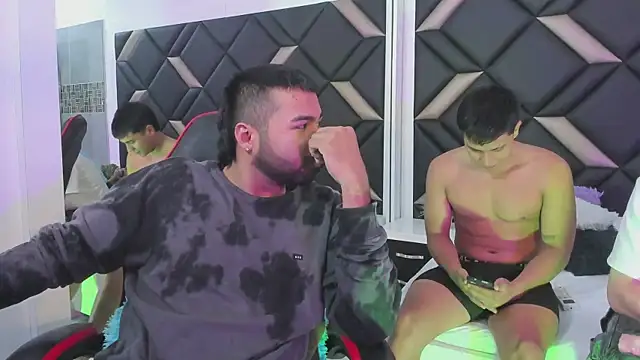 Hot Threesomee online show from 11-07-25, 01:22