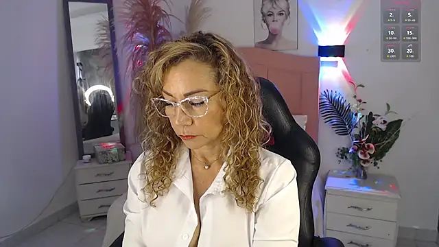 Jademommy  online show from 12-16-25, 08:58