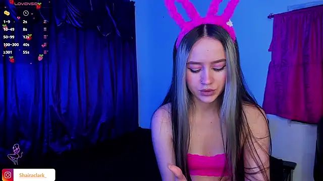 Snapshot of Shairaclark_ chatting on 10-31-25, 08:32 Shairaclark online show from 10-31-25, 08:32