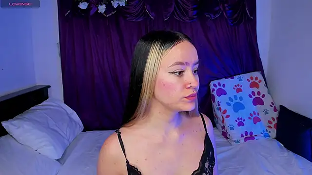 Shairaclark  online show from 05-13-26, 02:53