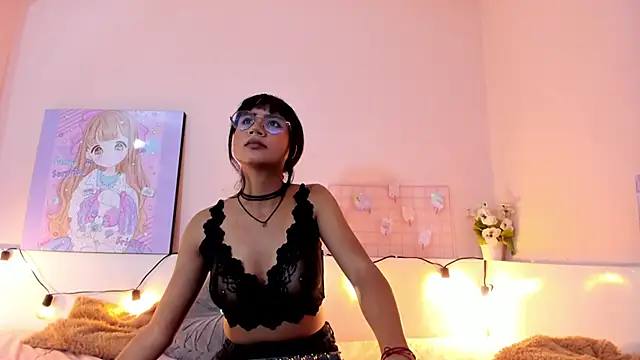 Snapshot of Lola_Purple chatting on 09-28-25, 03:23 Lola Purple online show from 09-28-25, 03:23