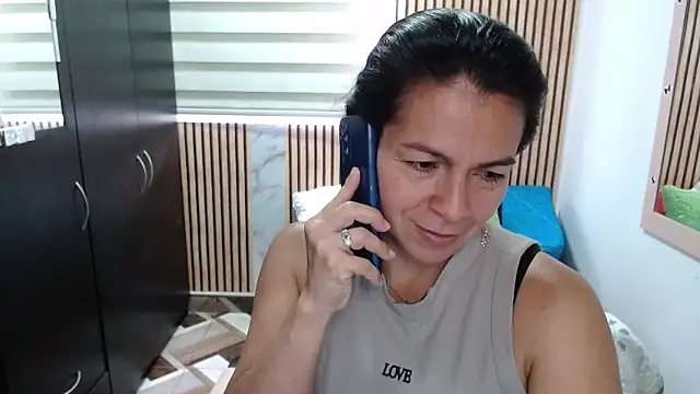 camilavargas  online show from 05-04-26, 09:33