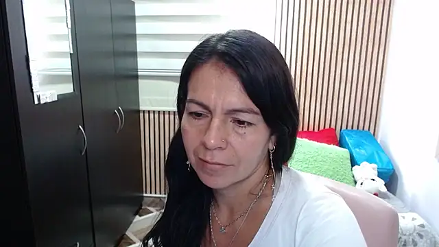 camilavargas  online show from 05-11-26, 05:10