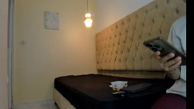 Naomis 35 online show from 02-10-26, 07:51