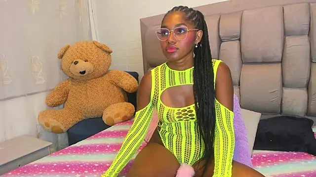 Beauty Luci online show from 10-07-25, 10:51