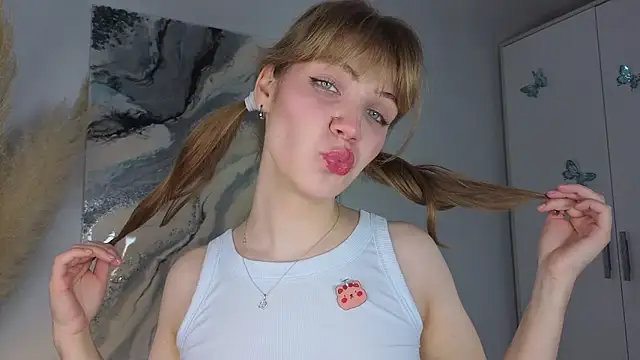 pienaple online show from 10-10-25, 04:11