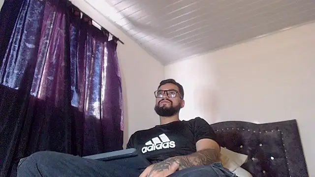 Snapshot of Chrys_harris77 chatting on 03-16-26, 09:41 Chrys harris77 online show from 03-16-26, 09:41