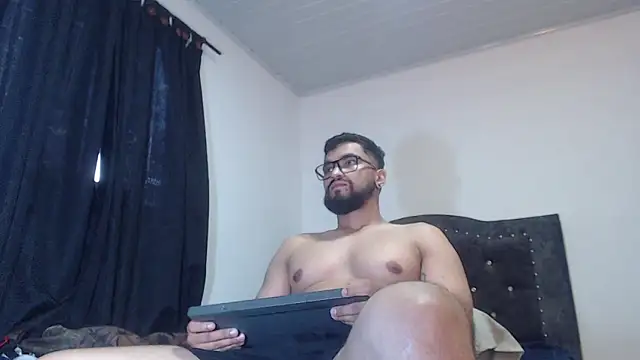 Snapshot of Chrys_harris77 chatting on 03-26-26, 10:59 Chrys harris77 online show from 03-26-26, 10:59