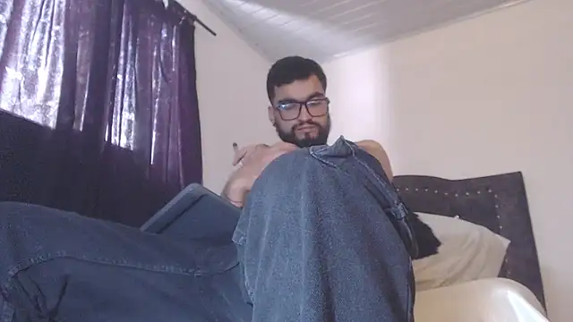 Snapshot of Chrys_harris77 chatting on 04-05-26, 08:06 Chrys harris77 online show from 04-05-26, 08:06