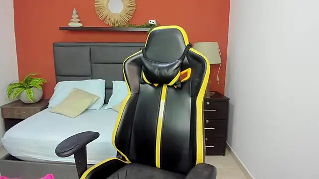 molly lovee  online show from 09-25-25, 11:47