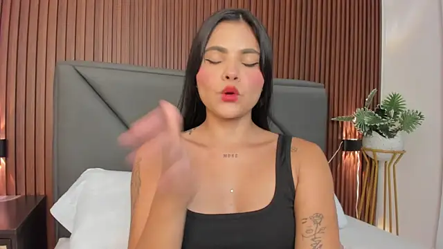 molly lovee  online show from 05-06-26, 07:08