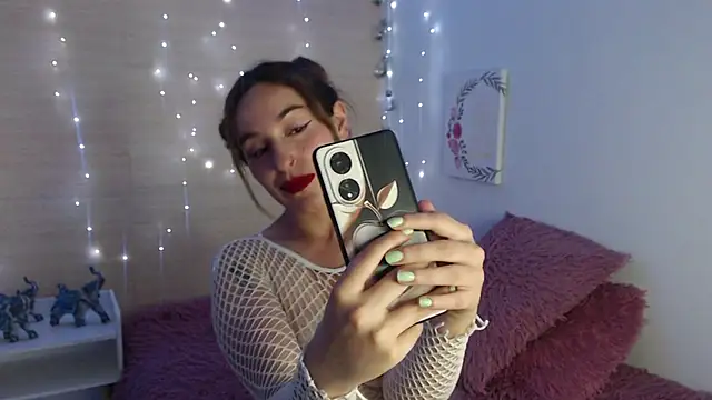 Snapshot of kat_desiree chatting on 10-01-25, 08:04 kat desiree online show from 10-01-25, 08:04