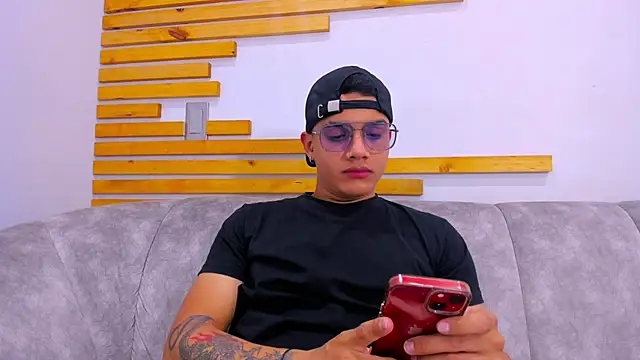 Snapshot of axel_vega chatting on 09-24-25, 07:06 axel vega online show from 09-24-25, 07:06