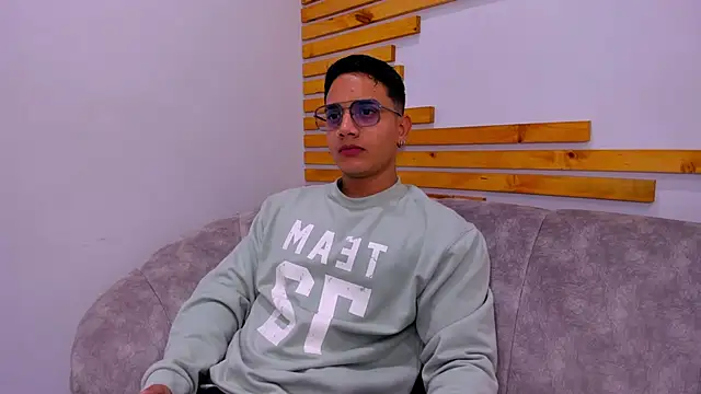 Snapshot of axel_vega chatting on 09-30-25, 07:08 axel vega online show from 09-30-25, 07:08