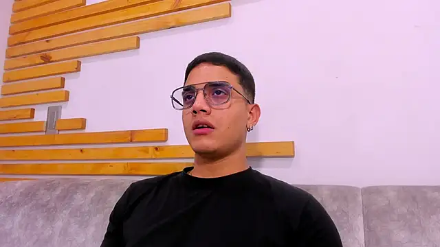 Snapshot of axel_vega chatting on 10-03-25, 07:11 axel vega online show from 10-03-25, 07:11