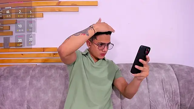 Snapshot of axel_vega chatting on 10-14-25, 07:14 axel vega online show from 10-14-25, 07:14