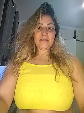 Snapshot of Lunita86 chatting on 10-26-25, 03:12 Lunita86 online show from 10-26-25, 03:12