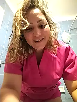 Lunita86 online show from 11-19-25, 02:55