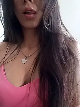 Snapshot of Cuervita69 chatting on 09-19-25, 04:18 Cuervita69 online show from 09-19-25, 04:18