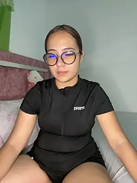 Snapshot of sacha_torres02 chatting on 10-12-25, 10:53 sacha torres02 online show from 10-12-25, 10:53