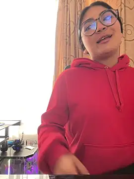 Snapshot of Violettabloom_ chatting on 10-05-25, 12:09 Violettabloom online show from 10-05-25, 12:09