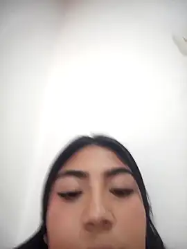 Snapshot of Violettabloom_ chatting on 10-07-25, 08:50 Violettabloom online show from 10-07-25, 08:50