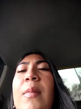 Snapshot of Violettabloom_ chatting on 10-14-25, 07:25 Violettabloom online show from 10-14-25, 07:25