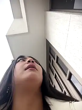 Snapshot of Violettabloom_ chatting on 10-16-25, 07:04 Violettabloom online show from 10-16-25, 07:04