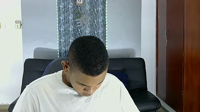 Snapshot of Dios_es_amor1006 chatting on 10-01-25, 05:35 Dios es amor1006 online show from 10-01-25, 05:35
