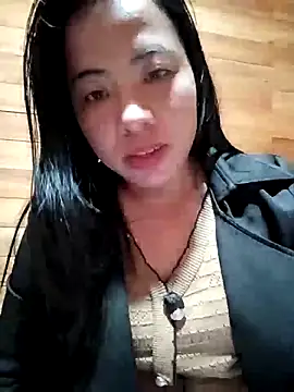 Snapshot of tulipsexy chatting on 02-15-26, 06:43 tulipsexy online show from 02-15-26, 06:43