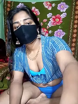 Snapshot of Cute_Couple59 chatting on 04-29-26, 06:25 Cute Couple59 online show from 04-29-26, 06:25
