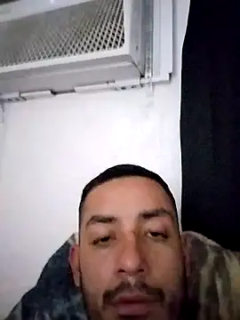 Snapshot of Gisalazar123 chatting on 10-27-25, 01:42 Gisalazar123 online show from 10-27-25, 01:42