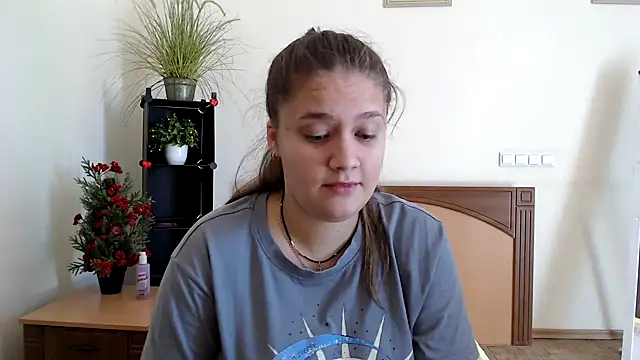 Nensi-Bern online show from 09-19-25, 08:27
