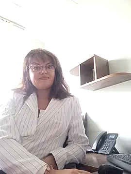 ValeriaLove43211 online show from 10-28-25, 09:46