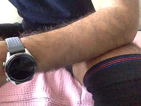 Snapshot of masterizmir chatting on 10-10-25, 10:47 masterizmir online show from 10-10-25, 10:47