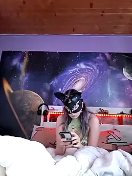 Snapshot of Hot_SkinnyGirl chatting on 11-02-25, 01:24 Hot SkinnyGirl online show from 11-02-25, 01:24