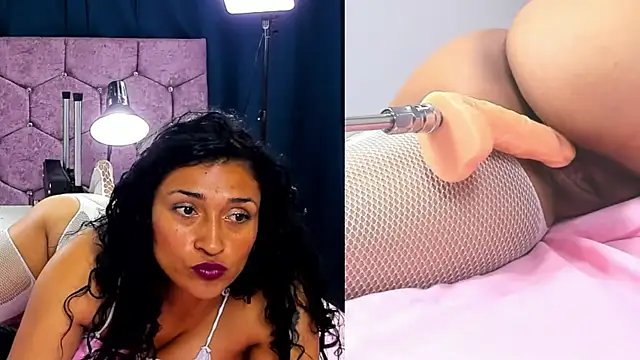 Snapshot of roxana_17_ chatting on 09-19-25, 12:39 roxana 17 online show from 09-19-25, 12:39