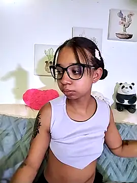 Suzanelee1 online show from 09-19-25, 01:12